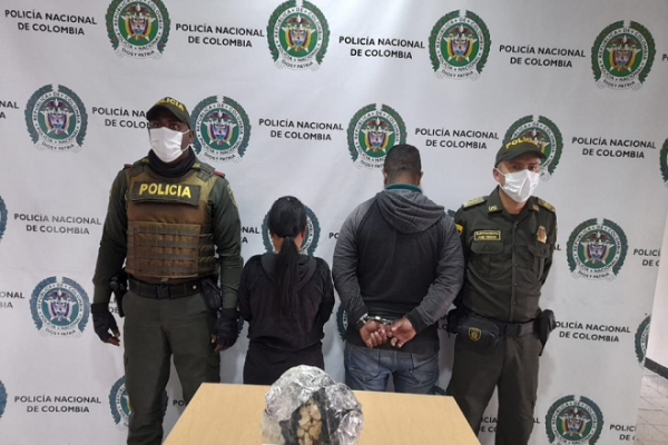En el barrio centenario fueron capturadas dos personas con  5 kilos de base de coca