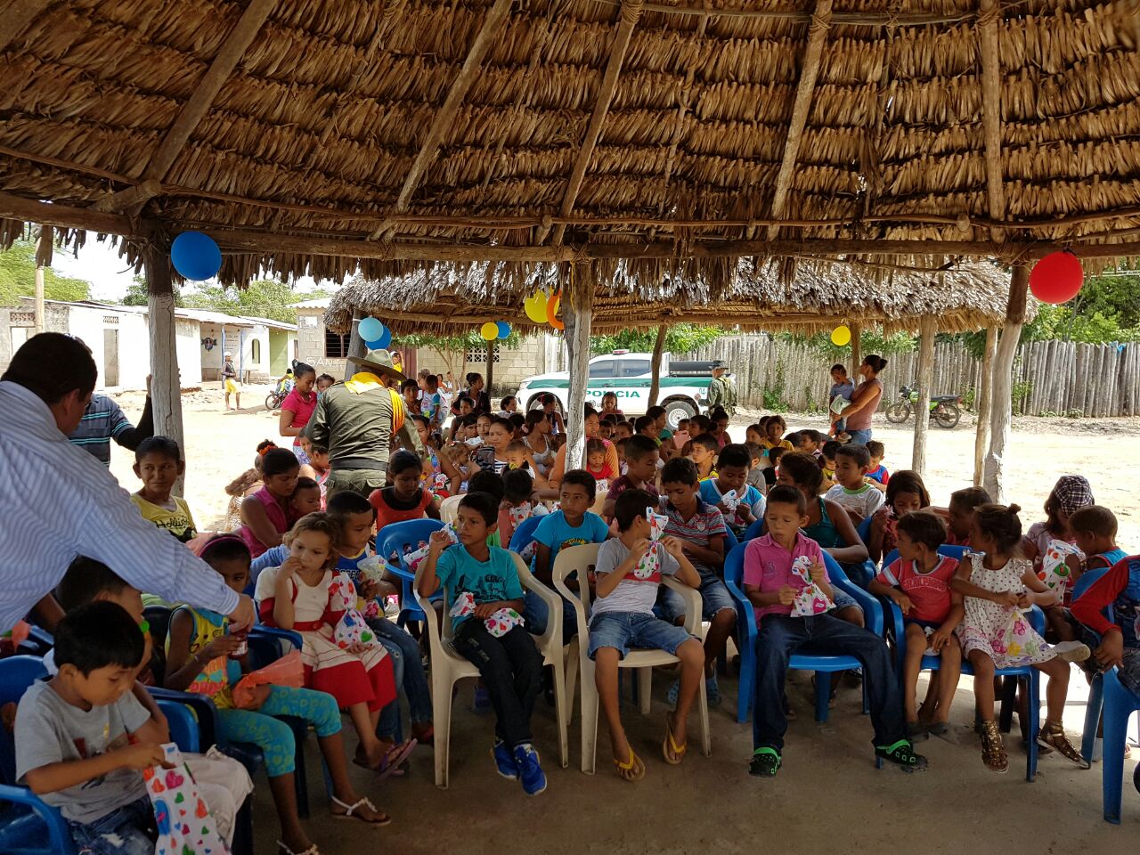 celebracion-navidad-santa-rita-remolino-uniret-demag