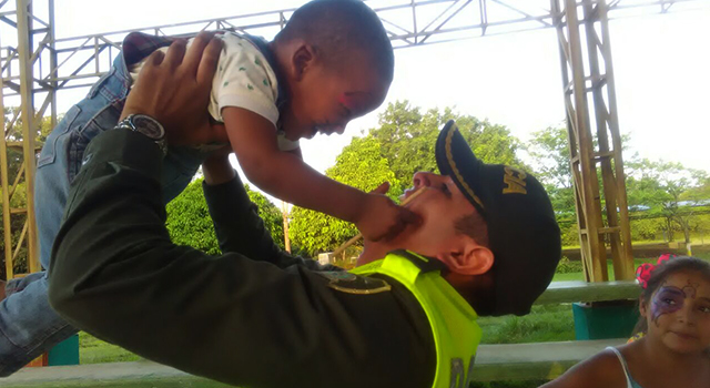 La Policía Nacional-celebró el mes de los niños-en 23 municipios del Meta