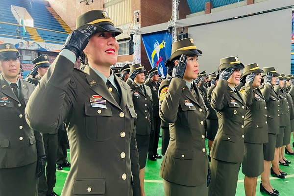 Patrulleros ascendidos al grado de subintendente durante la ceremonia