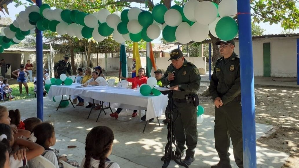 clausura-DARE-prevención de drogas-policia magdalena-remolino