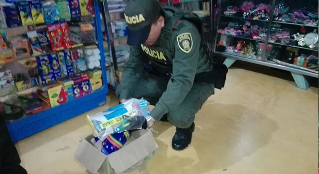 comerciantes-entregan-polvora-policia-meta