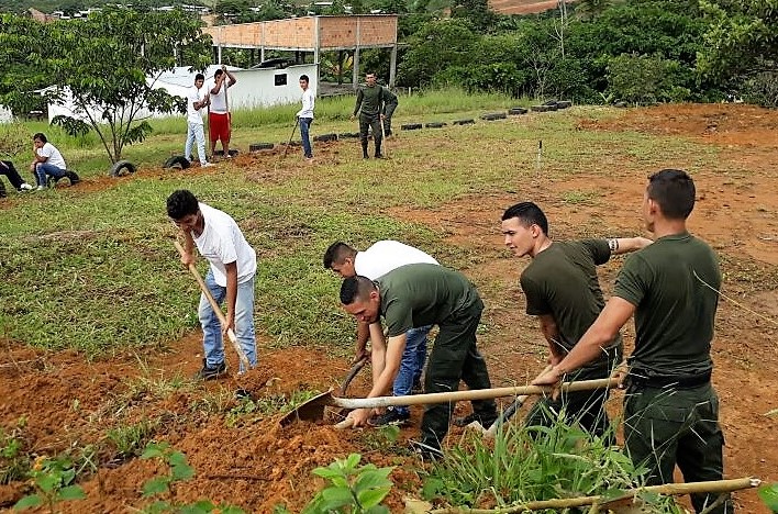 contruimos-parque-barrio-escasos-recursos