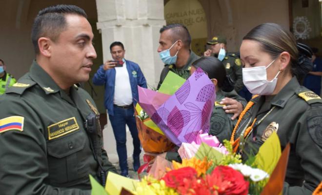 Feliz día de la mujer Policía 