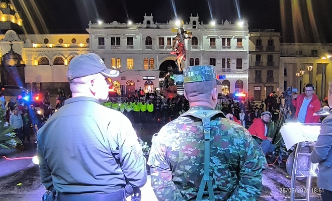 Presencia institucional de la Policía y Ejercito durante el lanzamiento del plan semana santa segura 