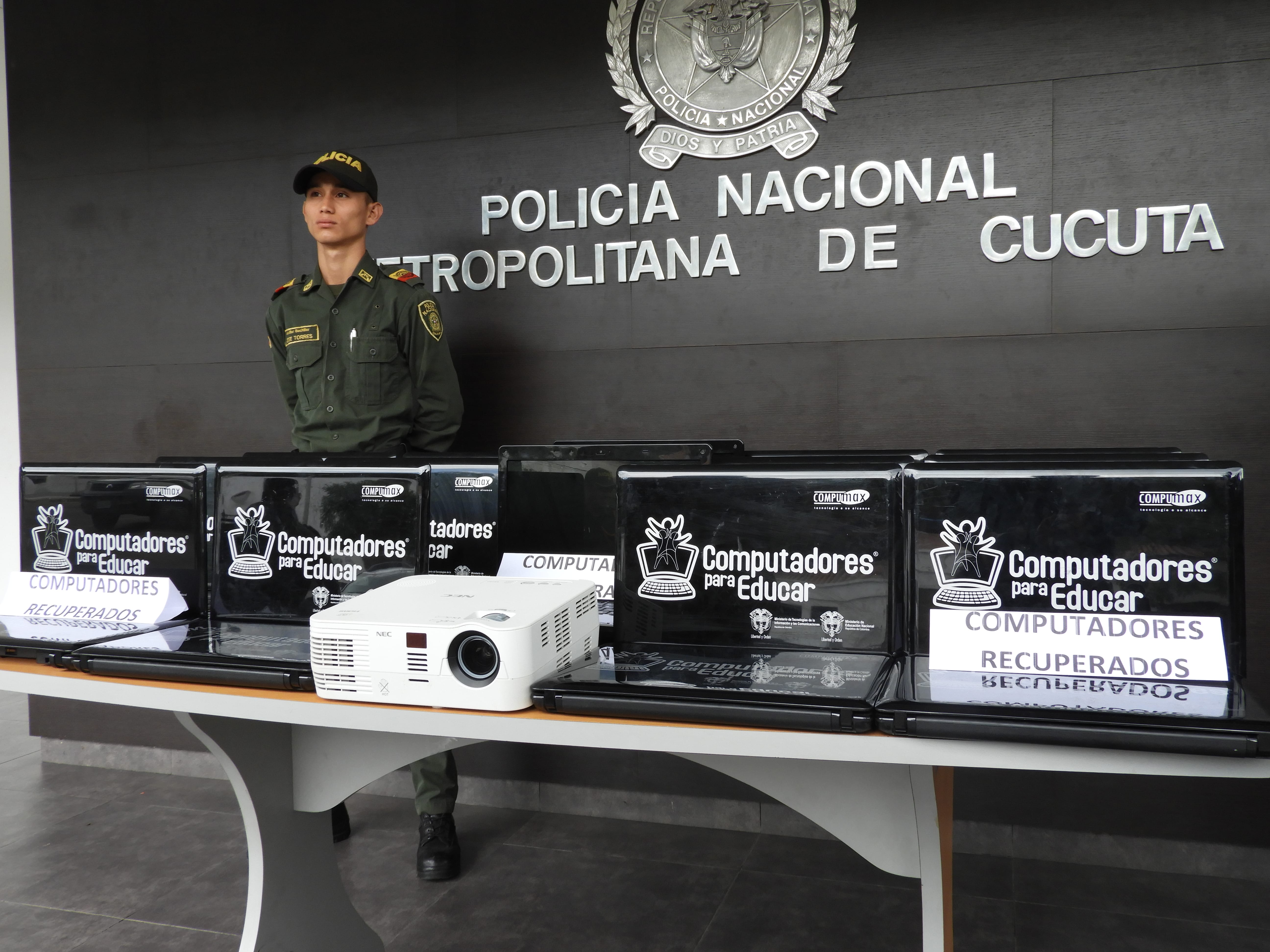 los-equipos-de-computación-habrían-sido-hurtados-en-una-institución-educativa-de-la-ciudadela-juan-atalaya