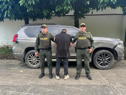 En persecución policial fue capturado una persona por el hurto de una camioneta