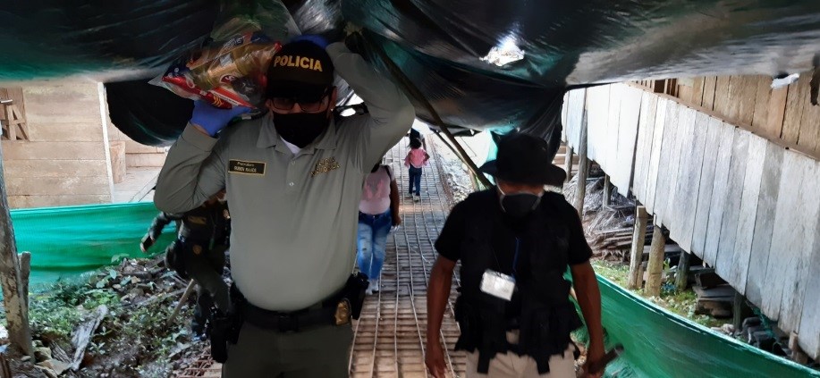 Entrega de ayudas humanitarias en Amazonas  