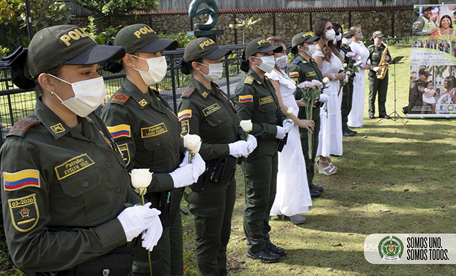 formación simbolica campaña hacia la mujer