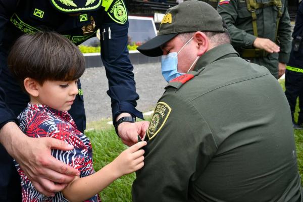 fotografía ceremonia entrega de Distintivos