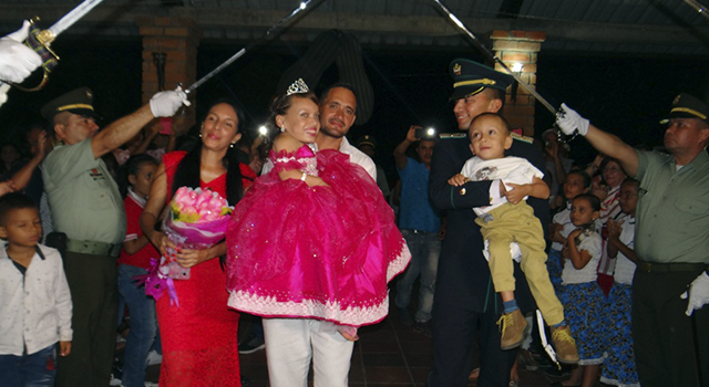 La Policía Nacional-hace realidad sueños-de-niña con síndrome de morquio