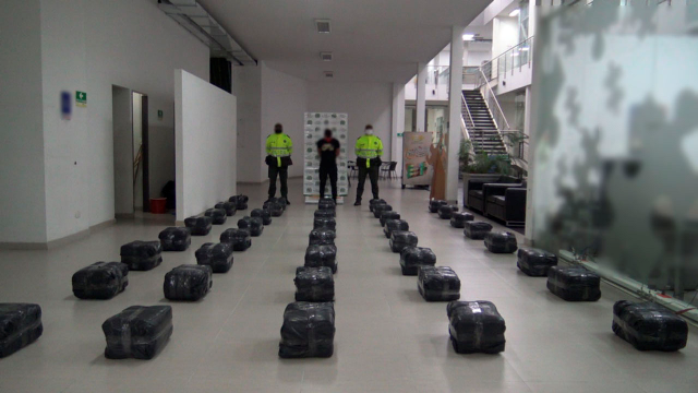 En-un-vehículo-tipo-camioneta-se-movilizaba-un-hombre-con-el-alcaloide-proveniente-de-cartago-valle-dos