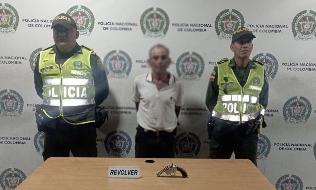 En sector rural del área metropolitana de Pereira, fue capturado con un arma de fuego ilegal