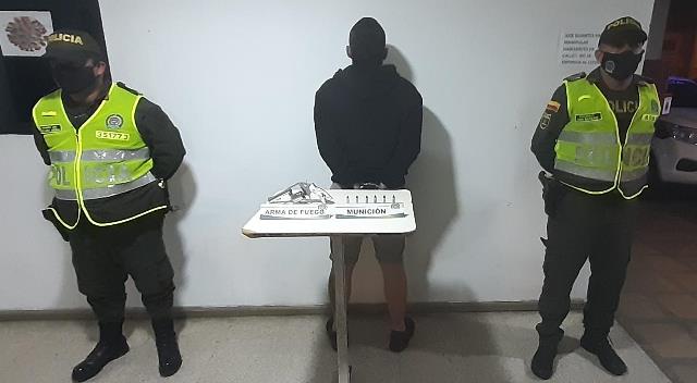 Este-sujeto-fue-capturado-en-flagrancia-cuando-pretendía-al-parecer-cometer-una-actividad-delictiva  