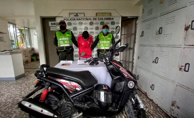 Se-logra-la-recuperación-de-un-celular-y-se-incautó-una-motocicleta-utilizada-para-cometer-el-ilícito