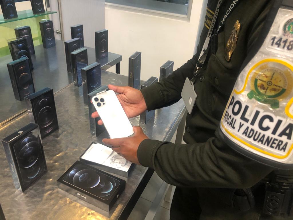 Celulares de alta gama de contrabando