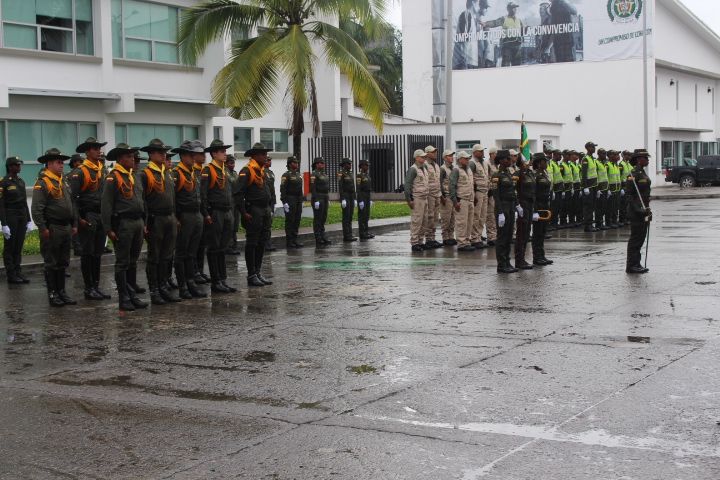 Con-ofrenda-floral-rendimos-homenaje-a-nuestros-compañeros-víctimas-del-conflicto