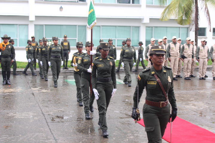 Con-ofrenda-floral-rendimos-homenaje-a-nuestros-compañeros-víctimas-del-conflicto