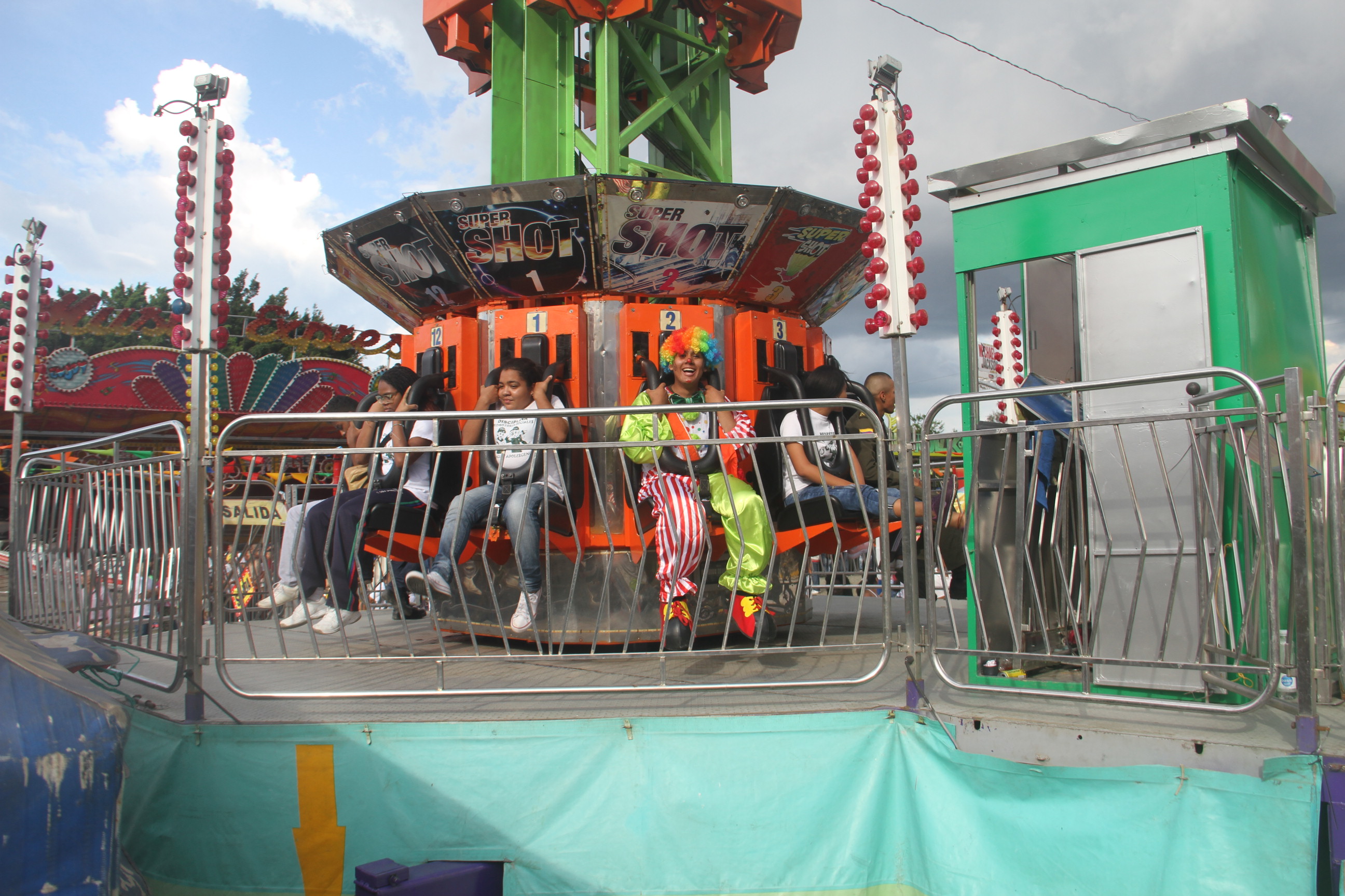 Policía lleva 400 niños y jóvenes de Cali a la rueda
