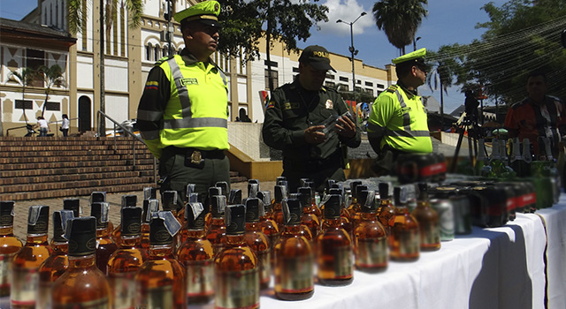 En-el Meta-la Policía Nacional-incautó-382-botellas-de-licor-de-contrabando y adulterado