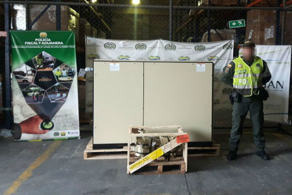 Incautacion-mercancia-de-contrabando.