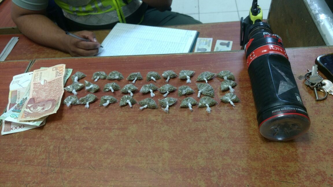 Eficaz labor de la Policía Nacional permite incautar 27 bolsas de marihuana