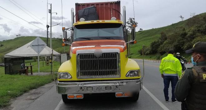 Tracto camión inmovilizado