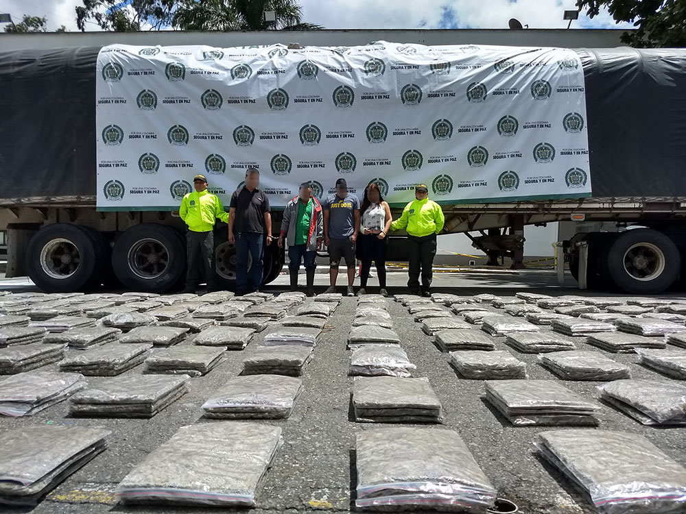 En operación contra el grupo delincuencial “los chatas” nos incautamos de más de una tonelada de marihuana “creepy”