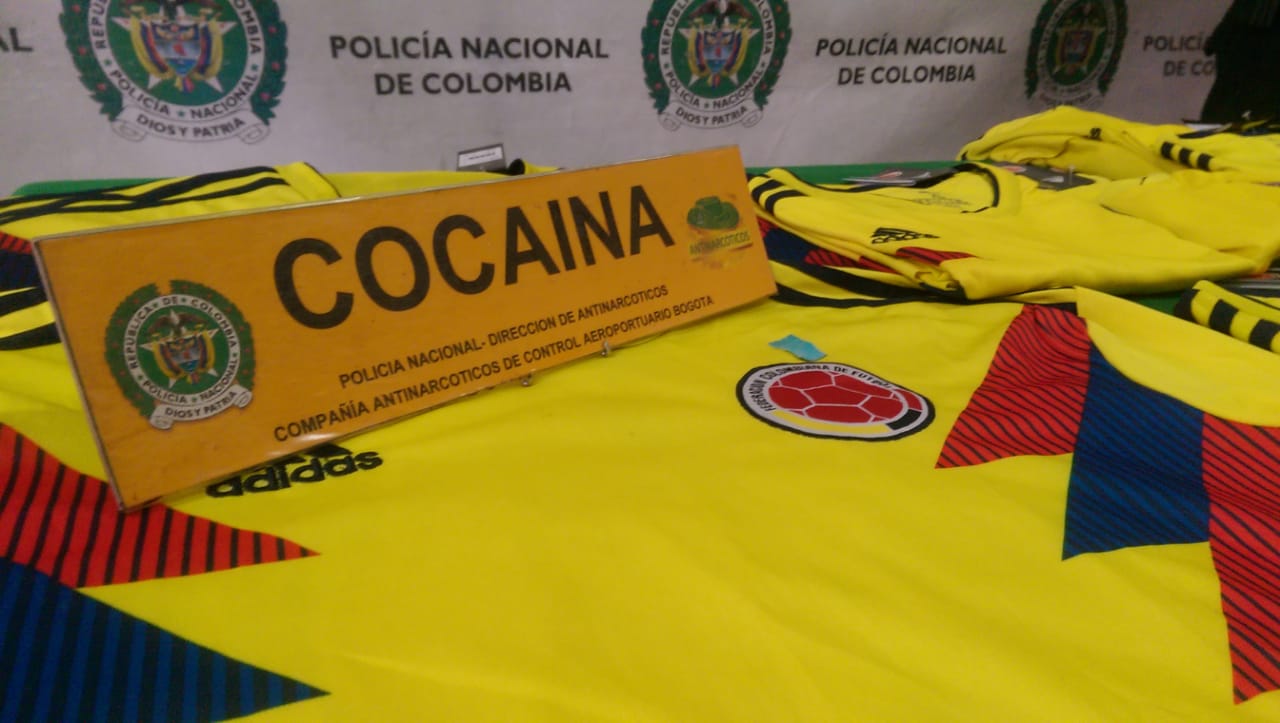 Incautamos-14-camisetas-de la-selección-Colombia-impregnadas-con-cocaína