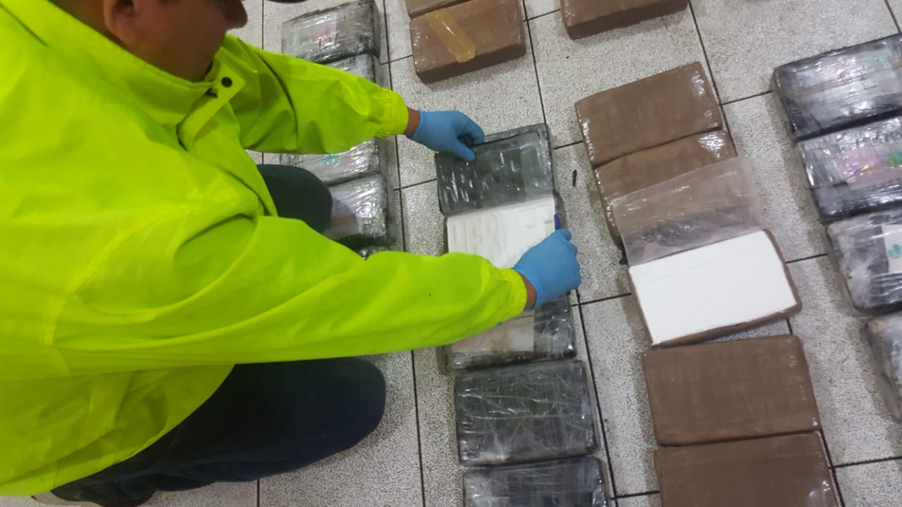 Incautamos-162-kilos-de-cocaína-ocultos-cerca-al-puerto-de-Buenaventura
