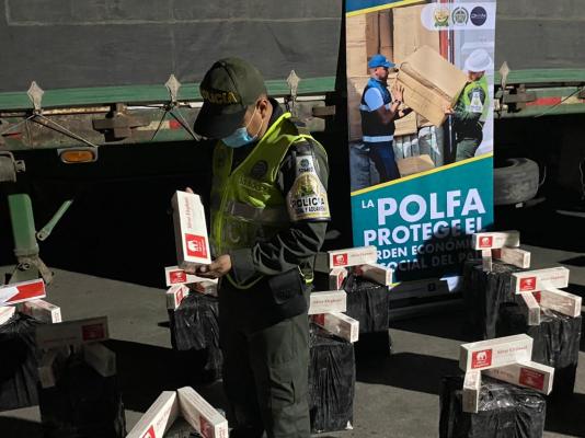La_POLFA_aprehendió_8_mil_cajetillas_de_cigarrillos_en_Santander_1