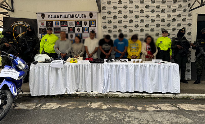 Seis policías, siete personas capturadas por el delito de fabricación, tráfico, porte o tenencia de armas de fuego, accesorios, partes o municiones. y una motocicleta.