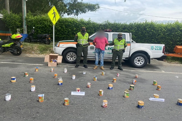 12 kilos de marihuana venían encaletados en latas de conservas 