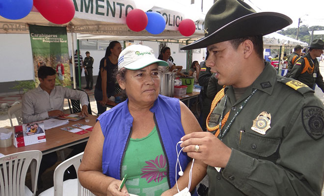 Con-nuestros-carabineros-seguimos-acompañando-a-los campesinos-en-el-Meta