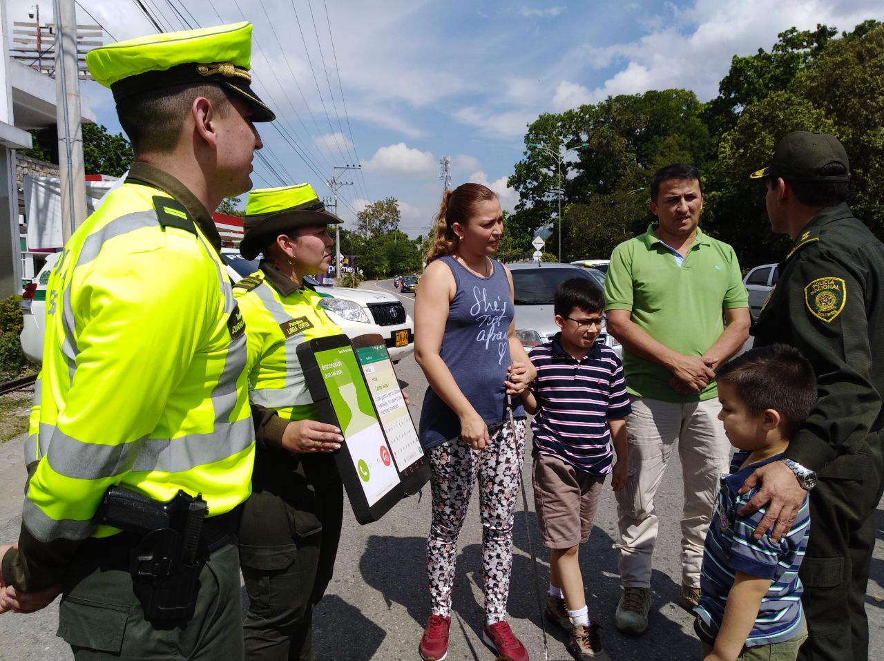 nadie_puede_conducir_por_ti_el_celular_puede_esperar