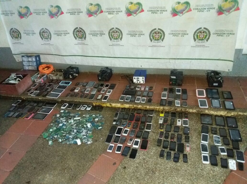 POLICIA NACIONAL- NAVIDAD-SEGURIDAD-diligencias de registro y allanamiento-incautación-más-de-100- celulares 