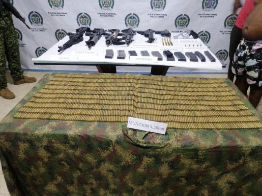 Incautan armas