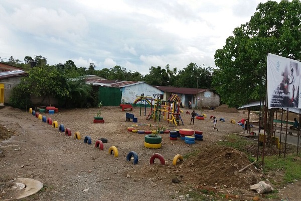 En-un-ángel-caído-del-cielo-se-ha-convertido-el-teniente-Mahecha-para-la-comunidad-del-Atrato-Chocó