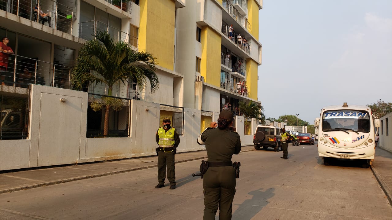Patrulla en casa por la protección de la familia
