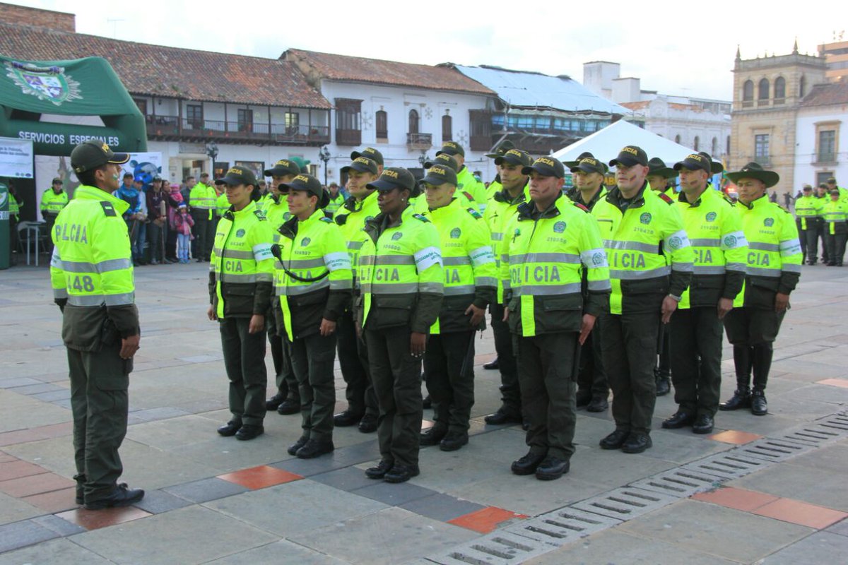 Policía- lanzamiento plan navidad