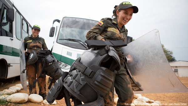 policia-un-dia-colombia