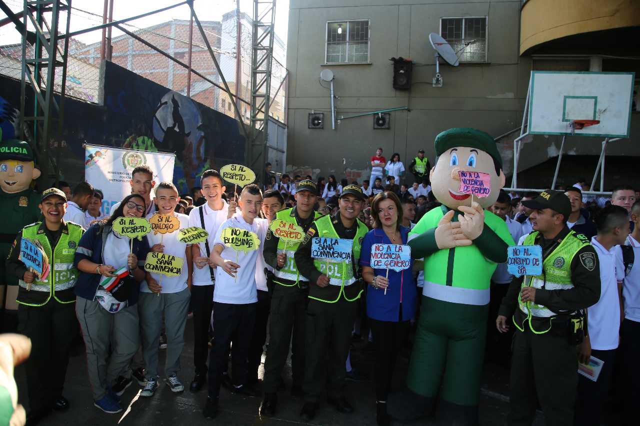 Policía Metropolitana de Manizales “entornos educativos en convivencia y en paz”