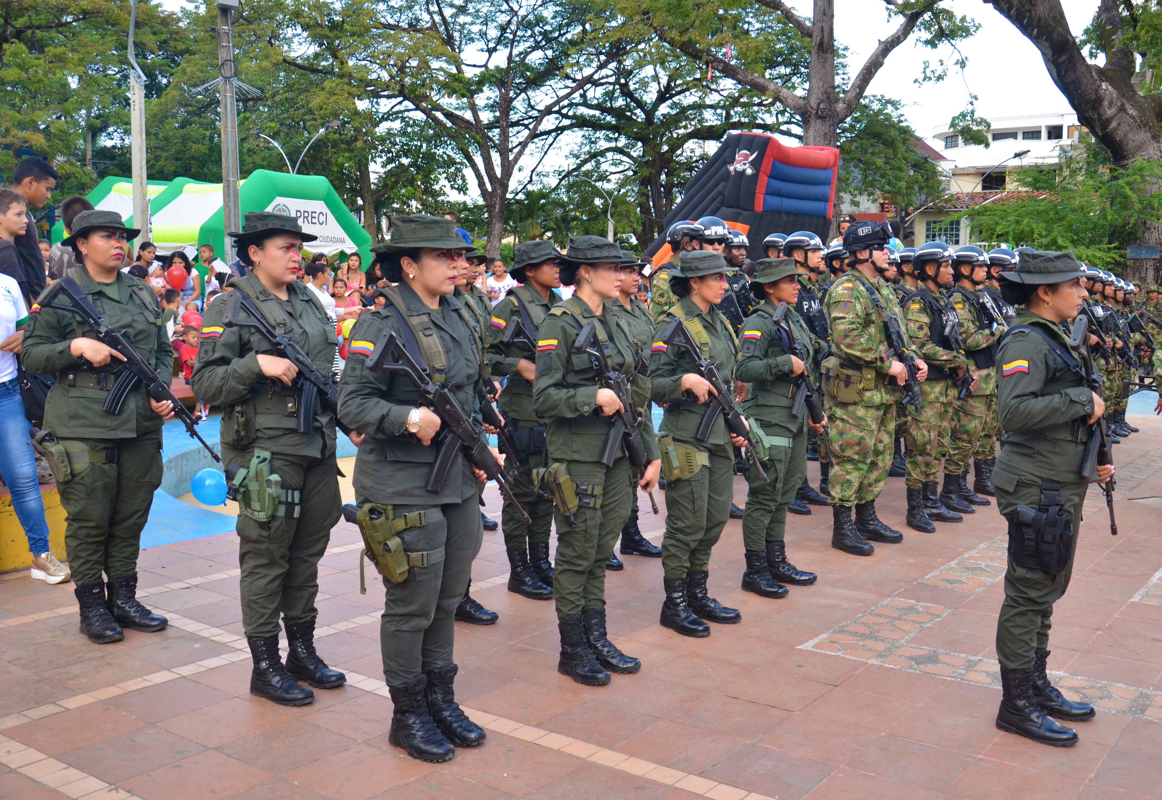 Acercamiento-con-la-comunidad-y-operaciones-especiales-realizaran-las-femeninas-
