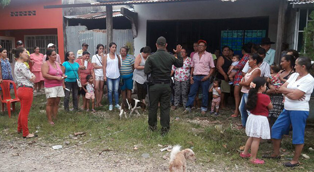 La Policía Nacional-capacita-a-la comunidad portolopense-en-el-‘Código de Convivencia’
