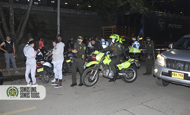 puesto de control en el barrio santa cruz