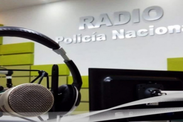 La historia tras los micrófonos 