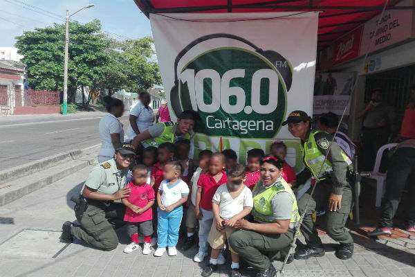 Radio-policía-en-mi-barrio.
