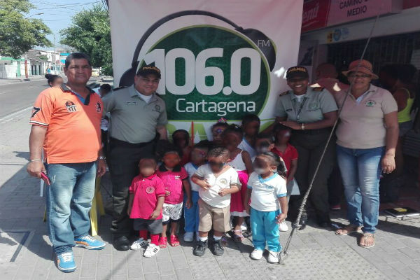 Radio-policía-en-mi-barrio.