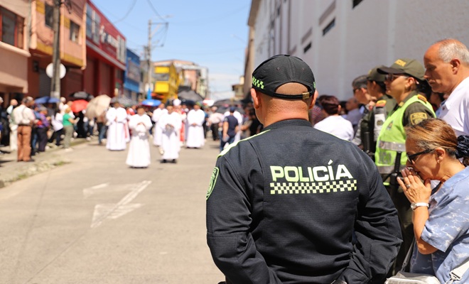 Policía realizando controles y prevención para vivir una Semana Santa en paz