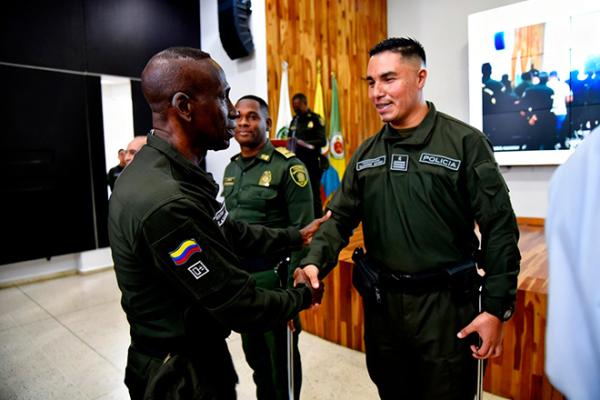 Reconocimiento a personal uniformado 